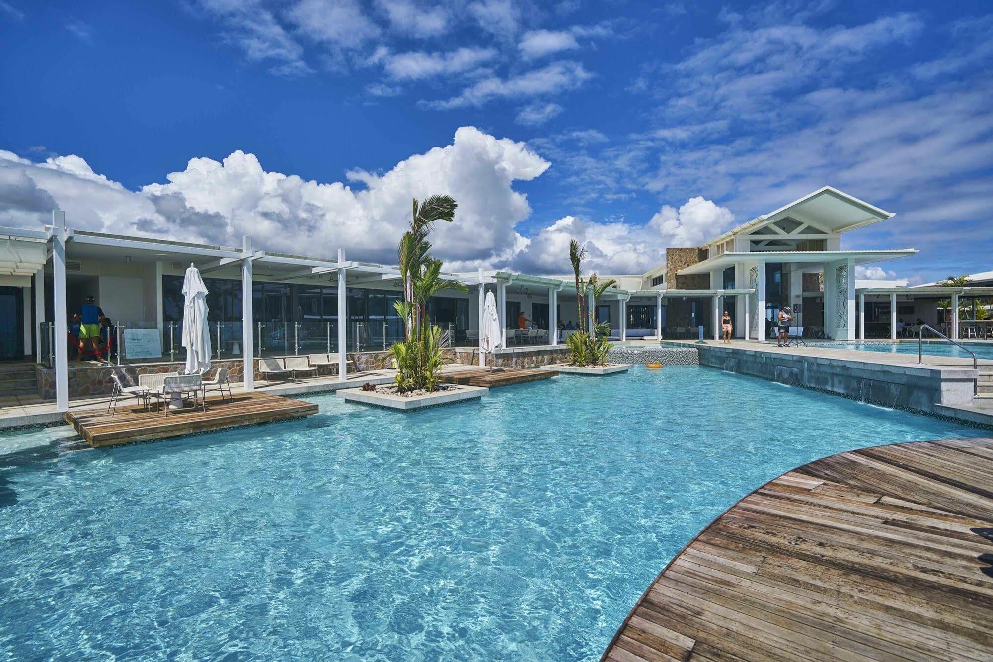 Taumeasina Island Resort Апиа Экстерьер фото